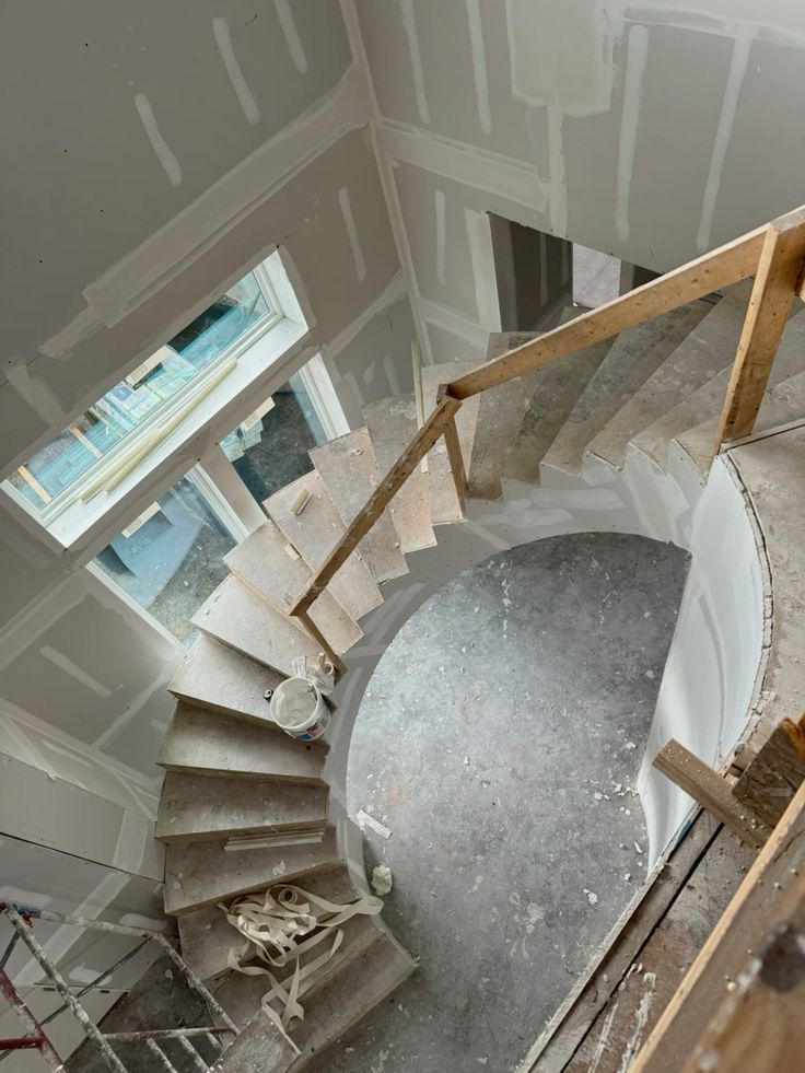 Escalier aménagé, suivi de chantier ADJ Intérieurs